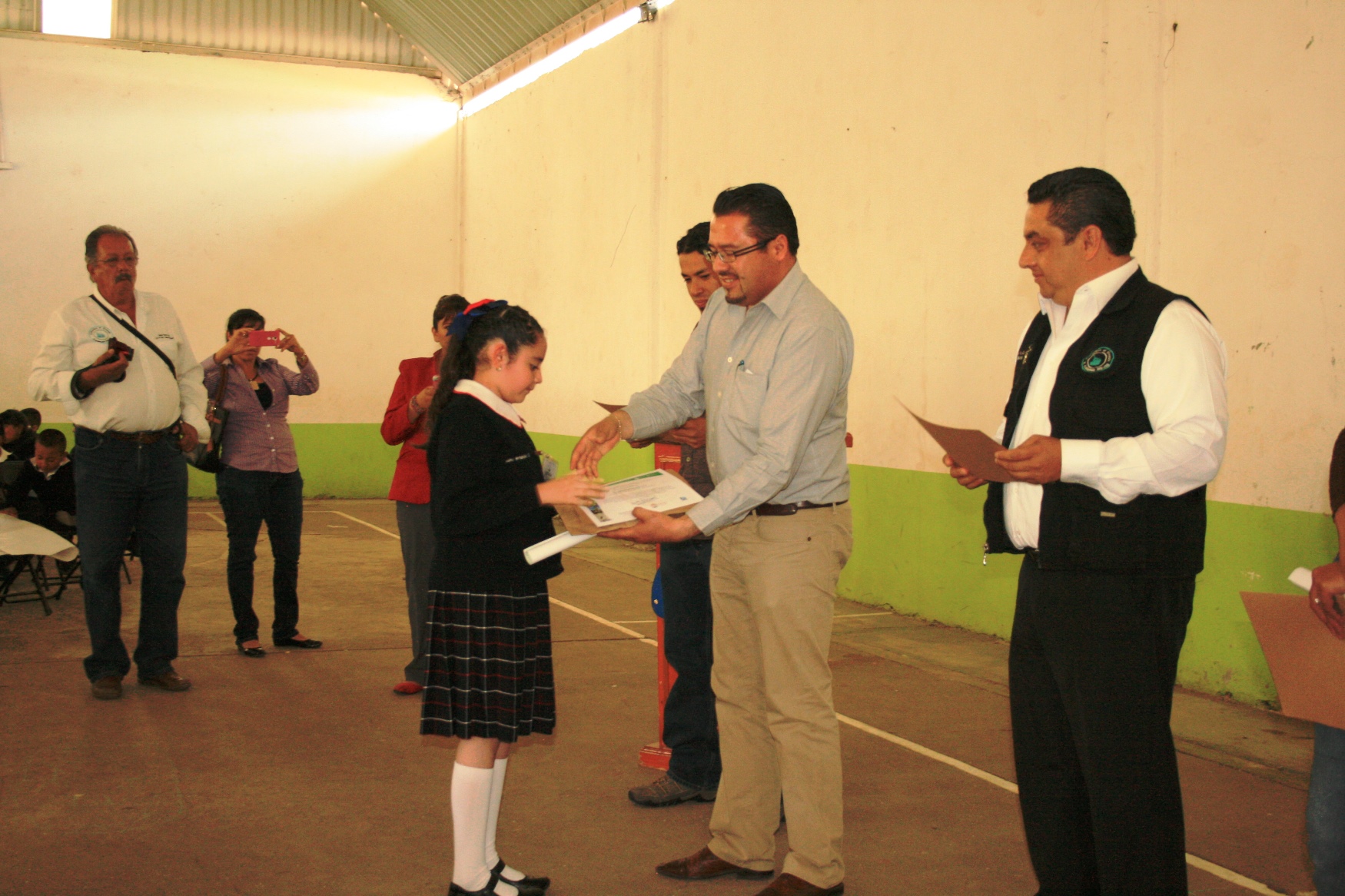entrega premios.jpg